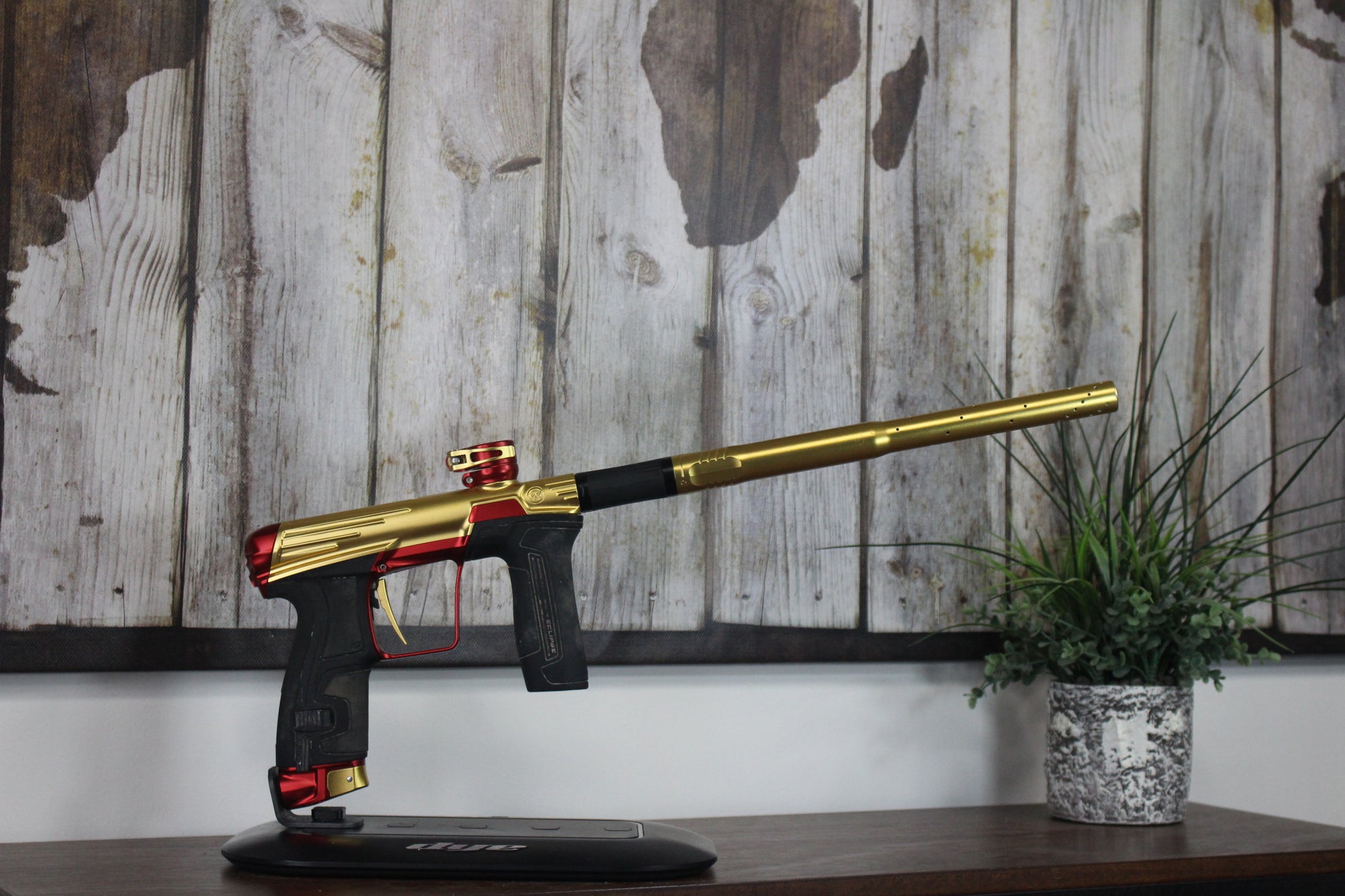 Planet Eclipse Infamous CS2 Pro - Gold/Red