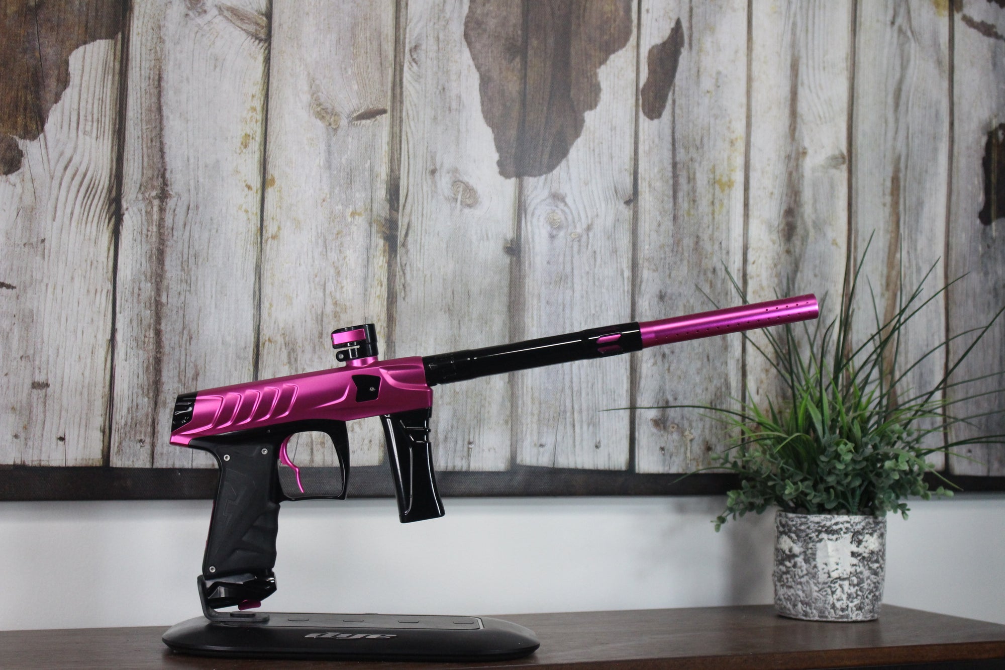 Field One Force - Pink/Black