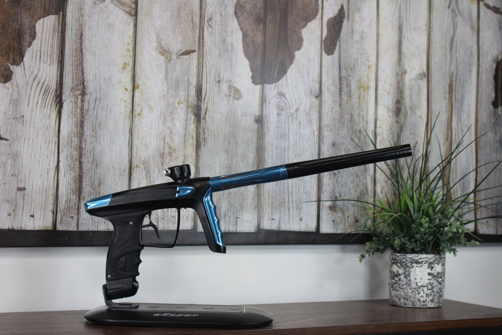 DLX Luxe TM40 - Black/Light Blue