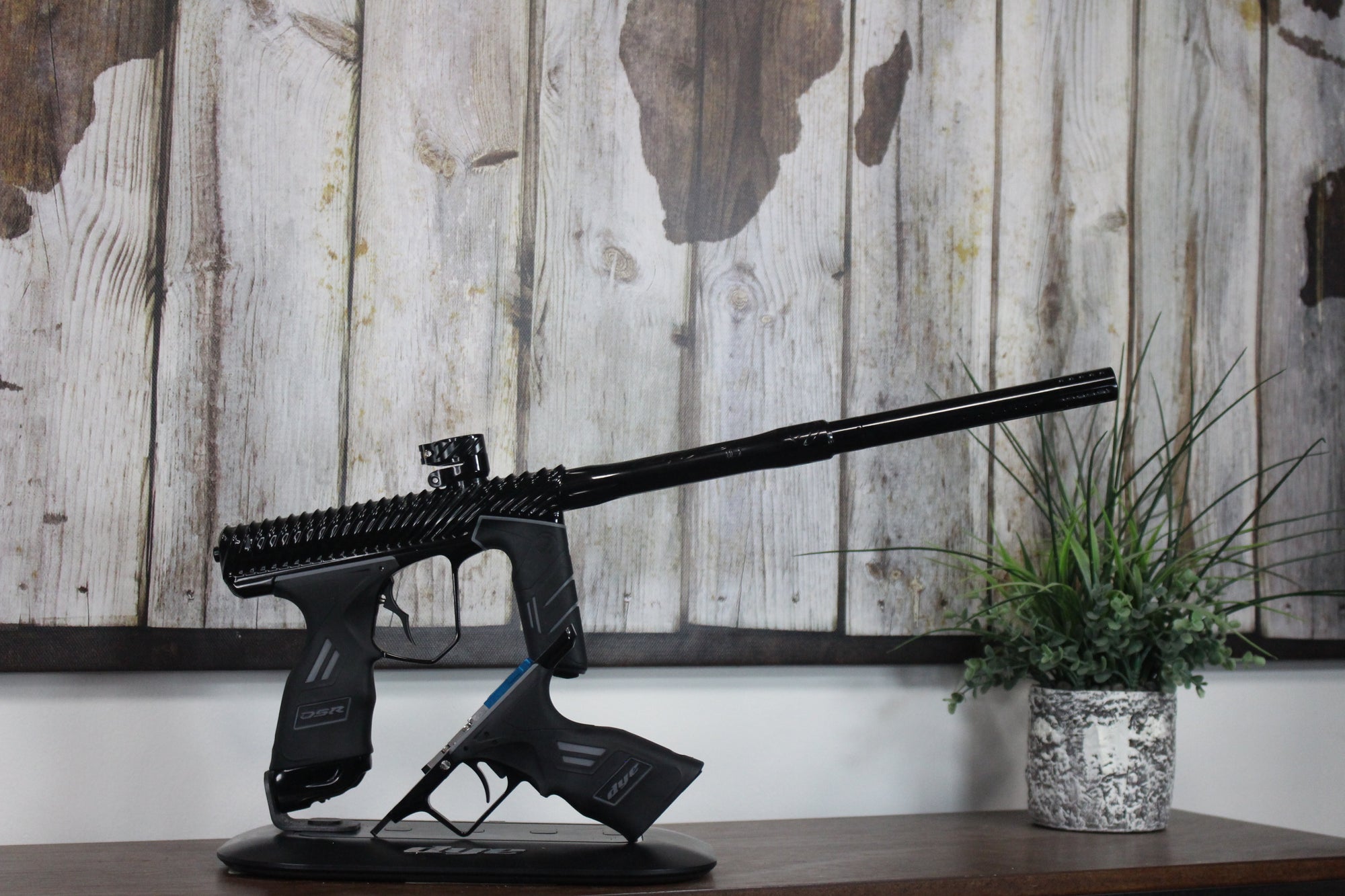 Dye TWSTR DSR+ w/ Mech Frame - Gloss Black