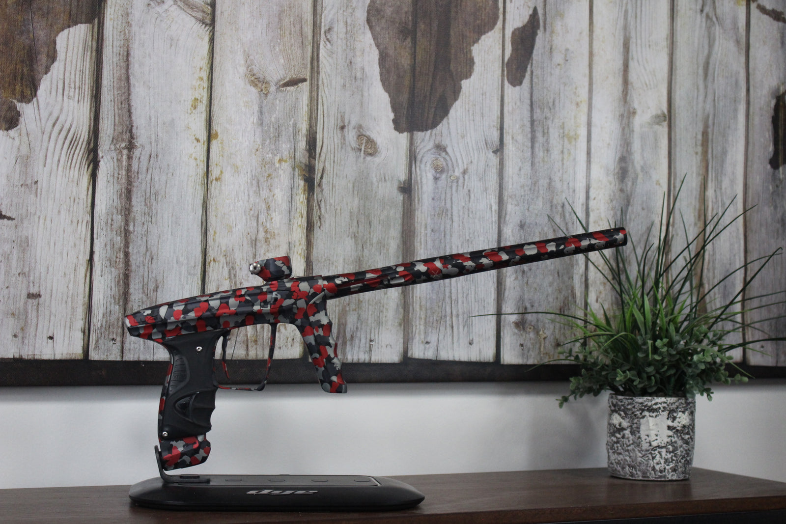 DLX Luxe X - LE Red Camo