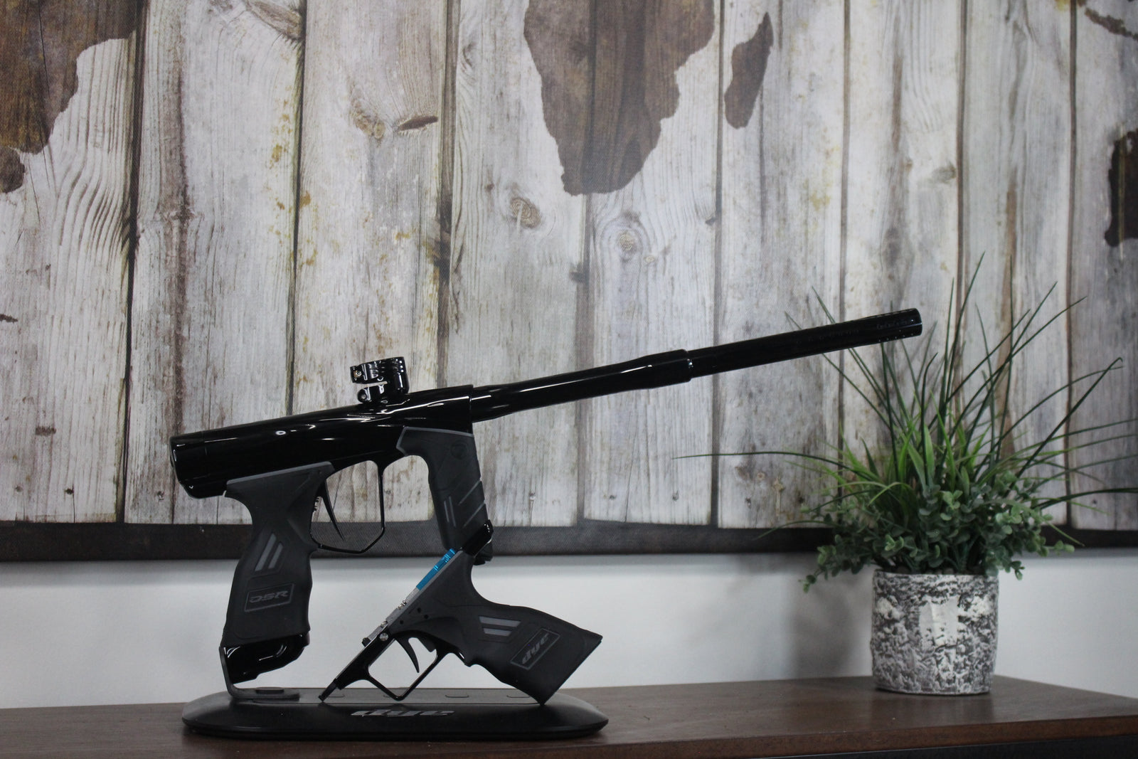 Dye Dark Edition DSR+ w/Mech - Gloss Black