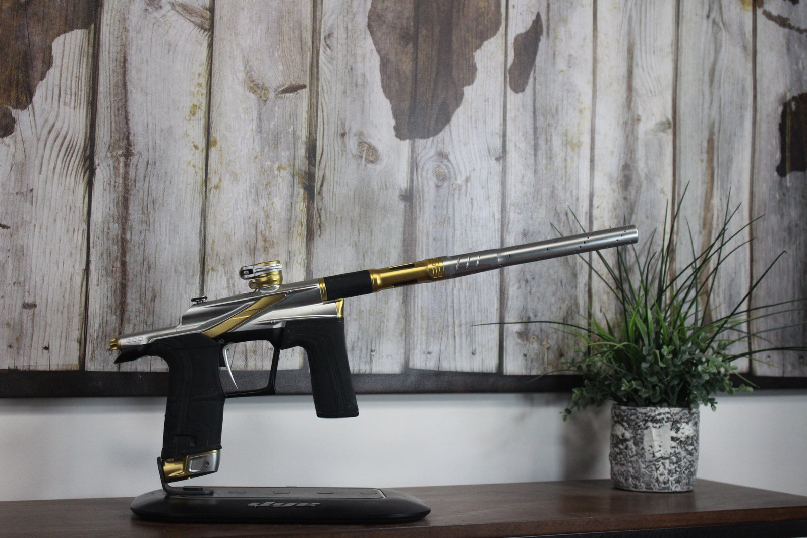 Planet Eclipse LV2 - Silver/Gold/Black