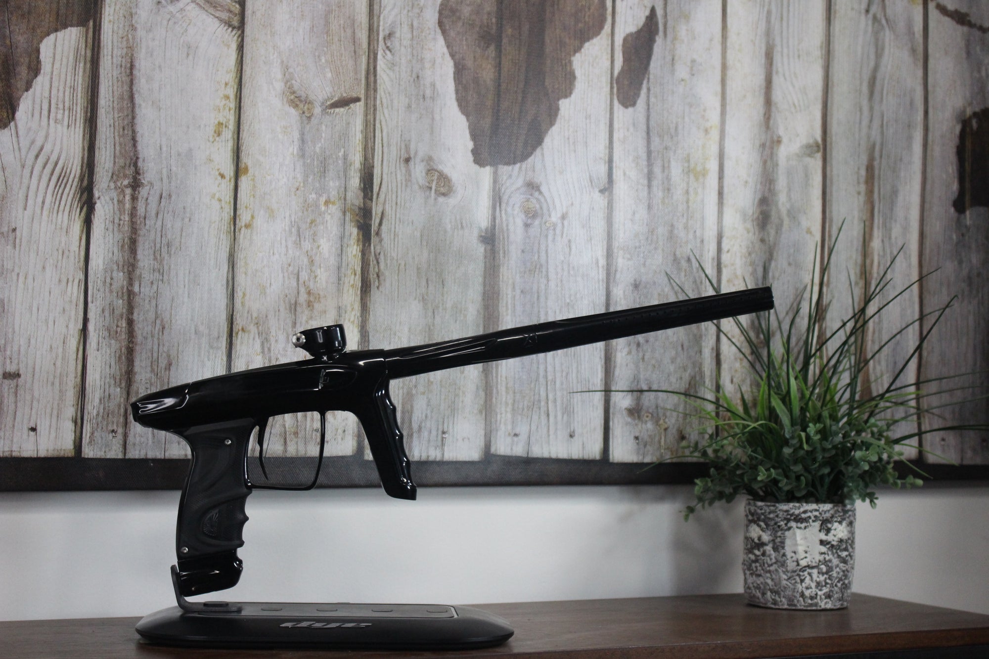DLX Luxe TM40 - Gloss Black