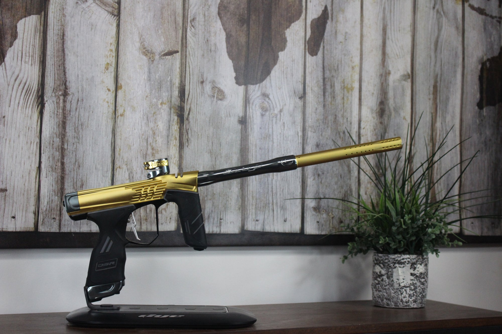Dye Icon DSR+ - Gold/Grey/Black