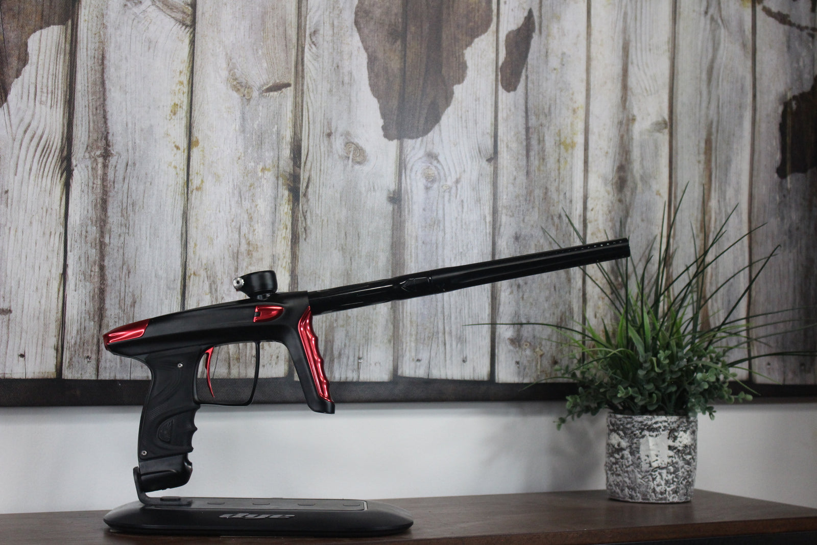 DLX Luxe TM40 - Black/Red