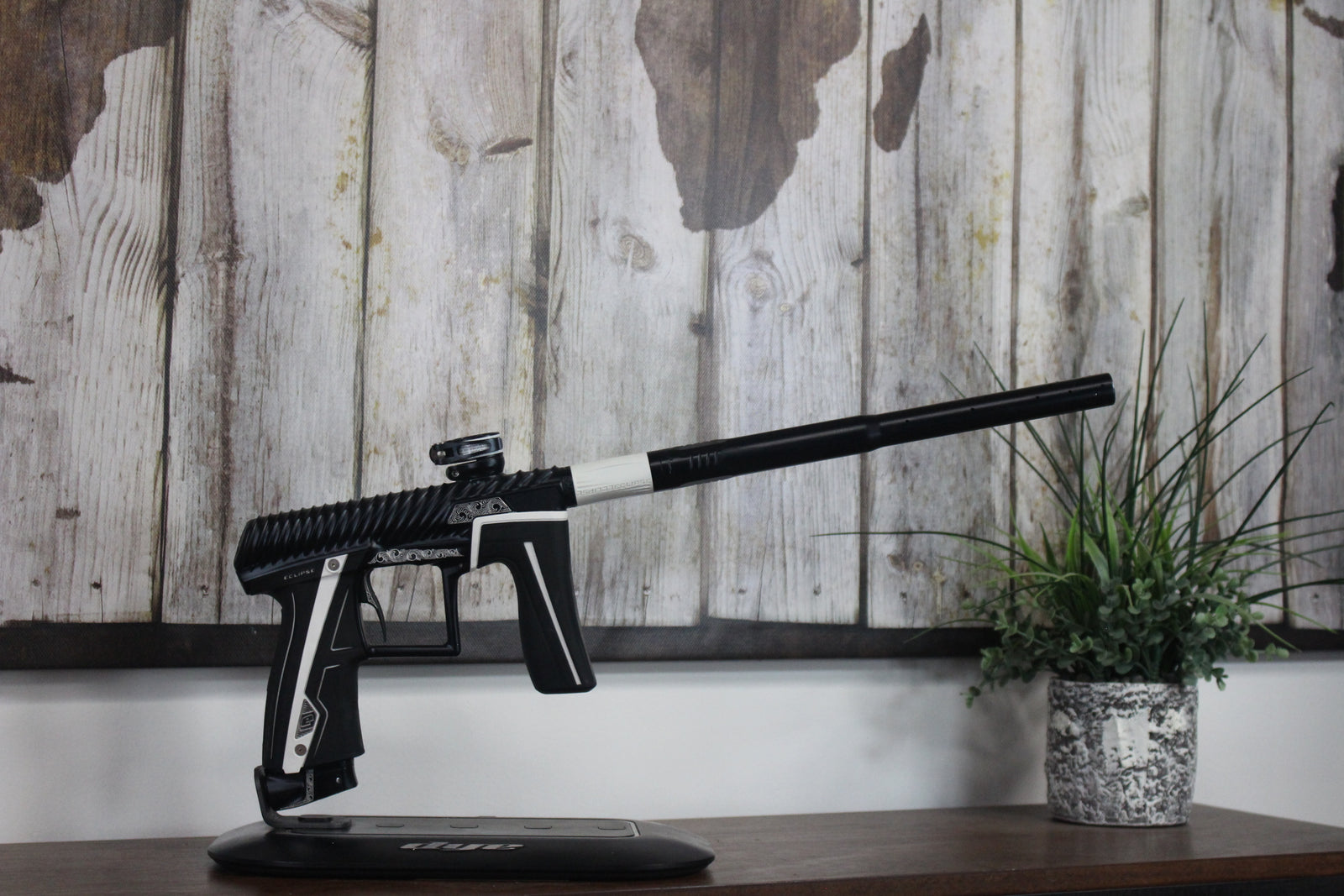 Planet Eclipse Twister Geo 4 - Stealth w/Engraving