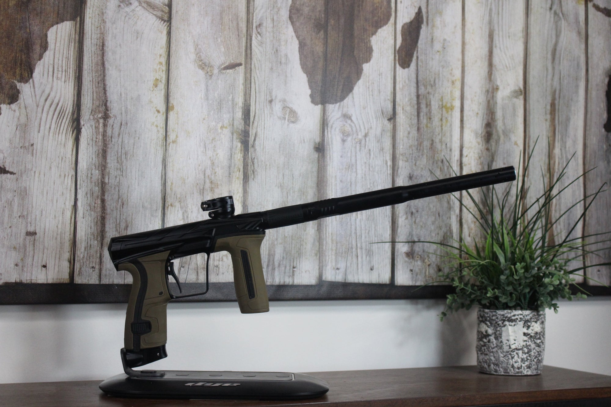 HK Army Invader CS2 Pro - Black 'n' Tan