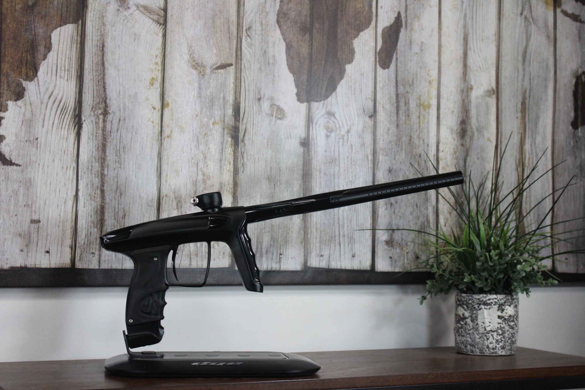 DLX Luxe TM40 - Black