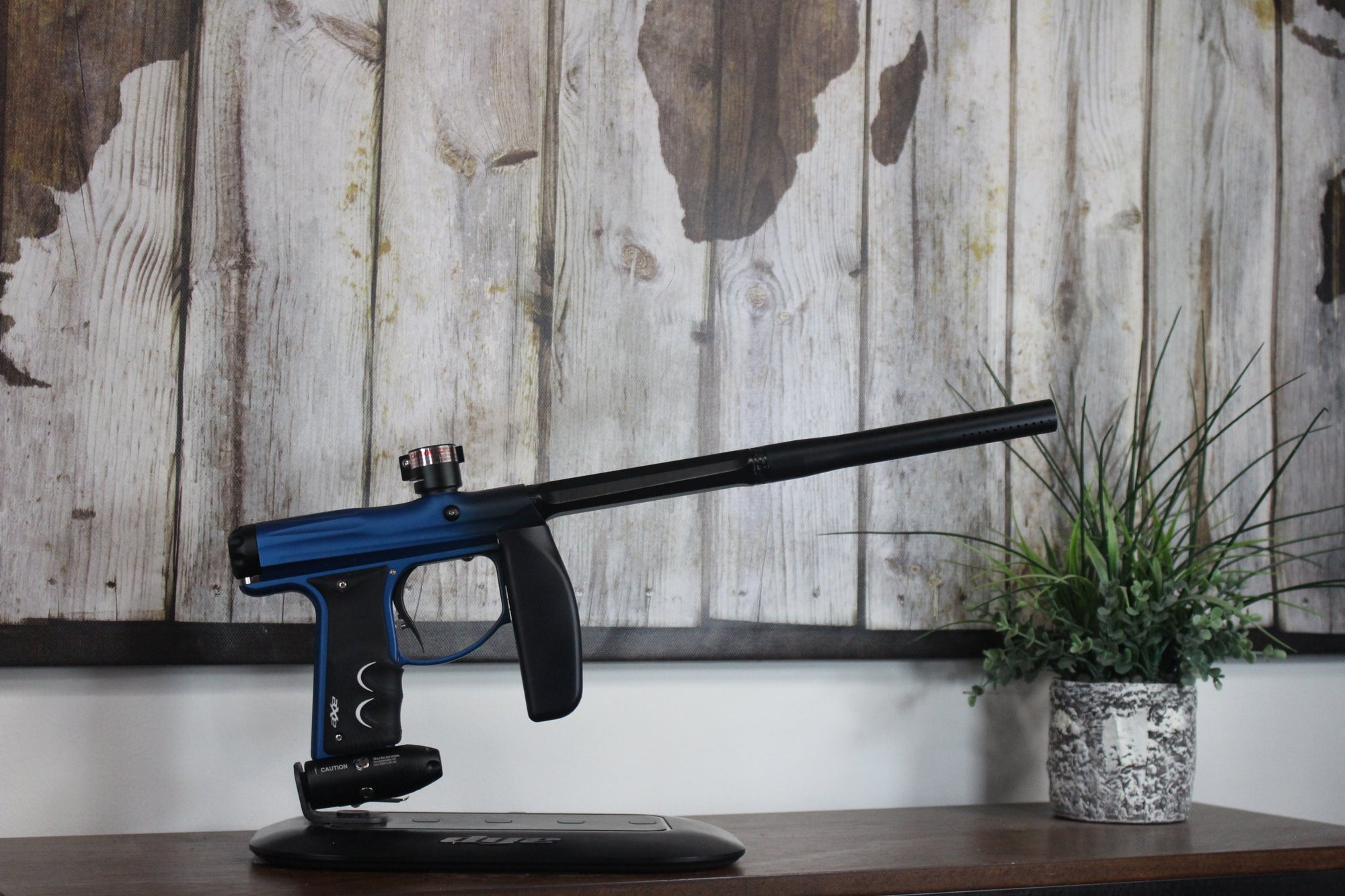 Empire Axe - Black/Blue Fade