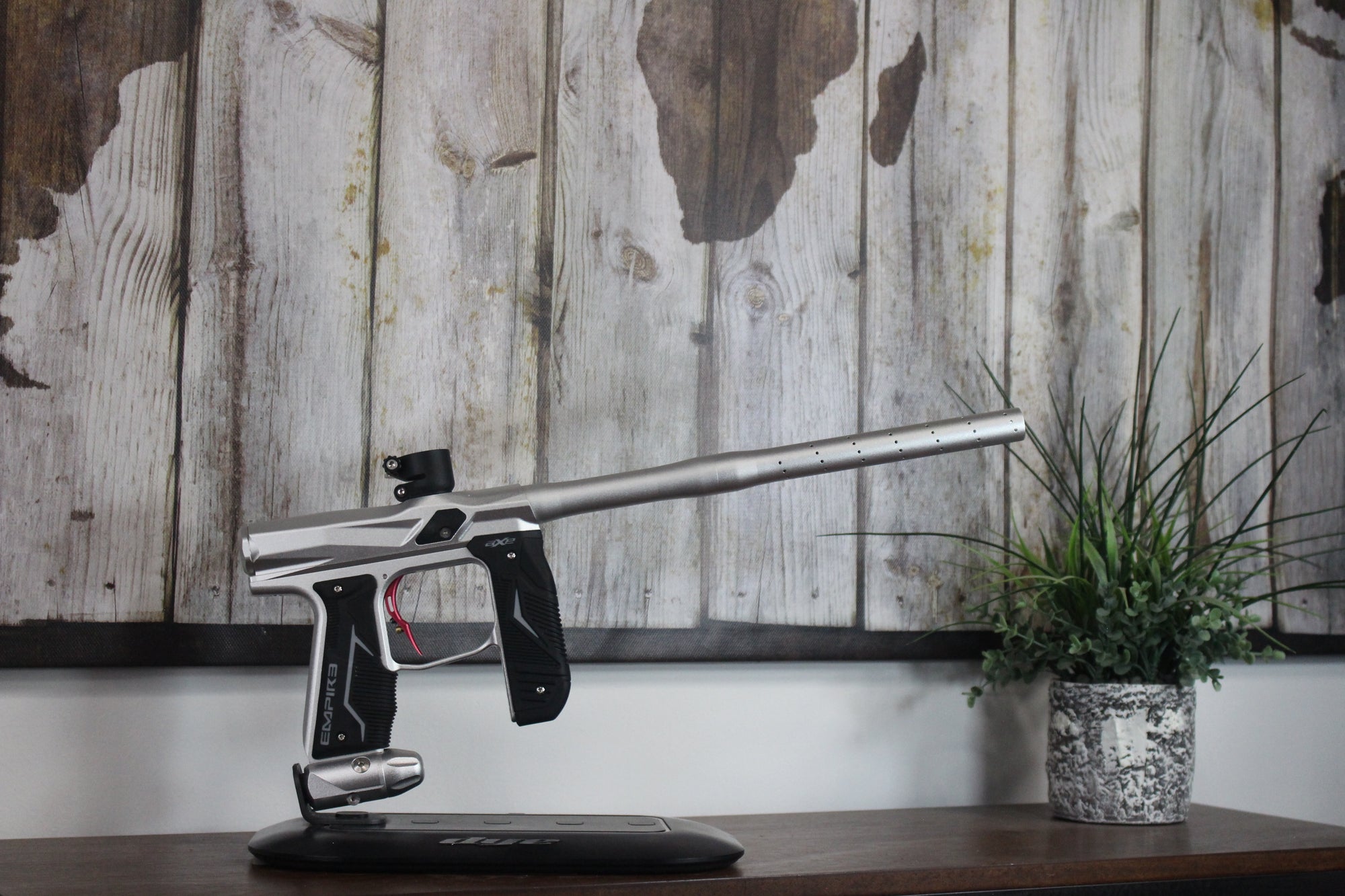 Empire Axe 2.0 w/Redline - Silver/Black