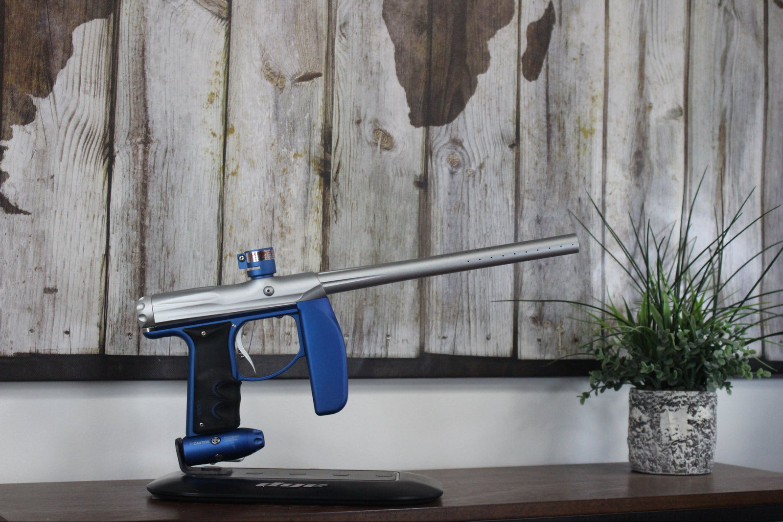 Empire Axe - Silver/Blue