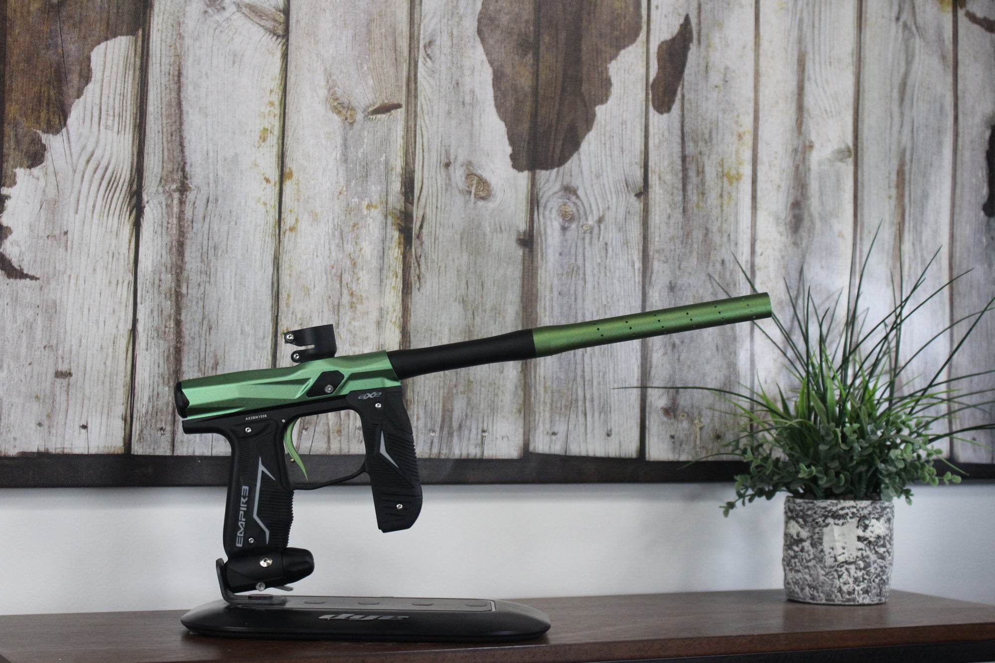 Empire Axe 2.0 - Green/Black