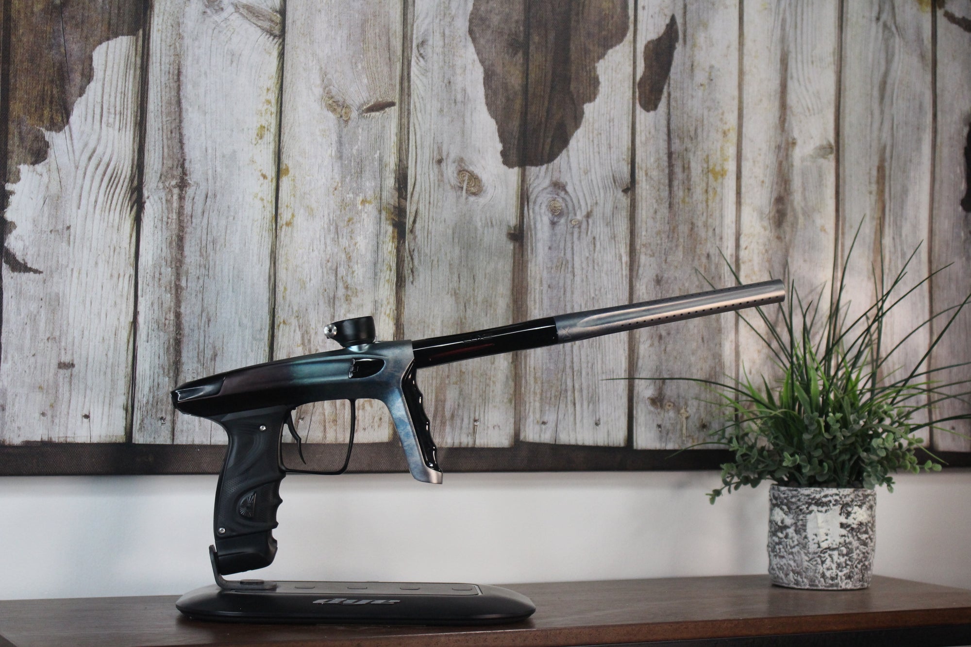 DLX Luxe TM40 - LE Black Ice