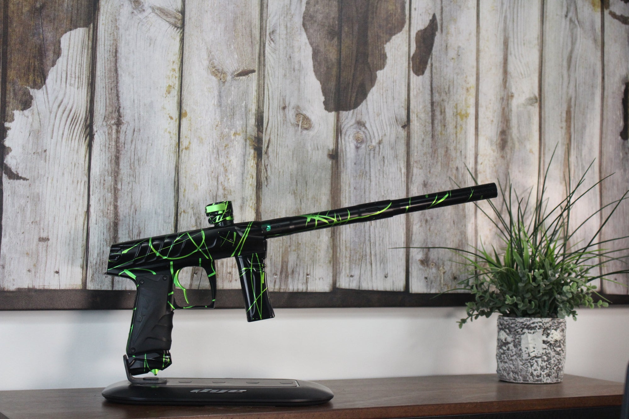 Field One Force - Black/Green Splash