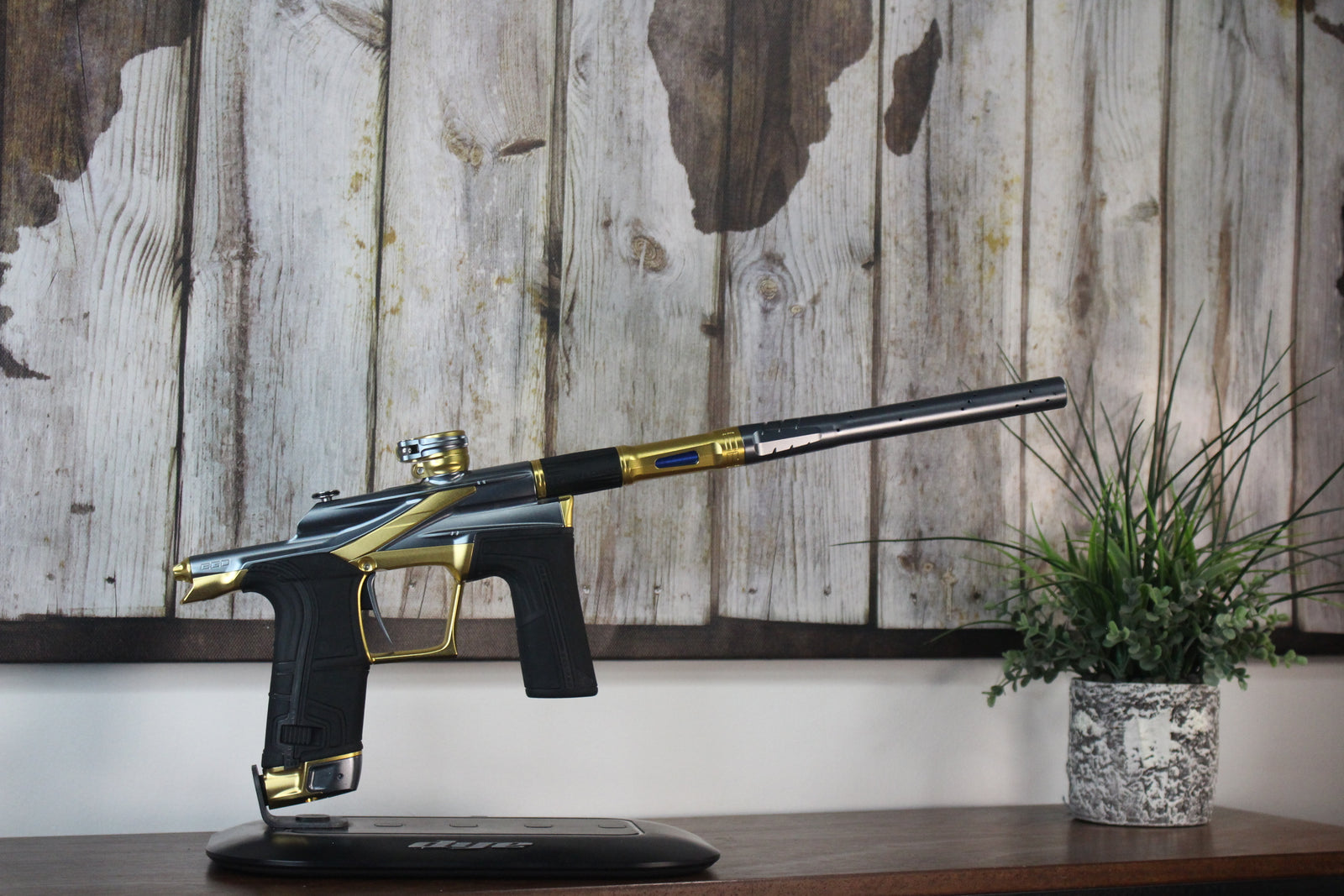 Planet Eclipse LV2 - Grey/Gold