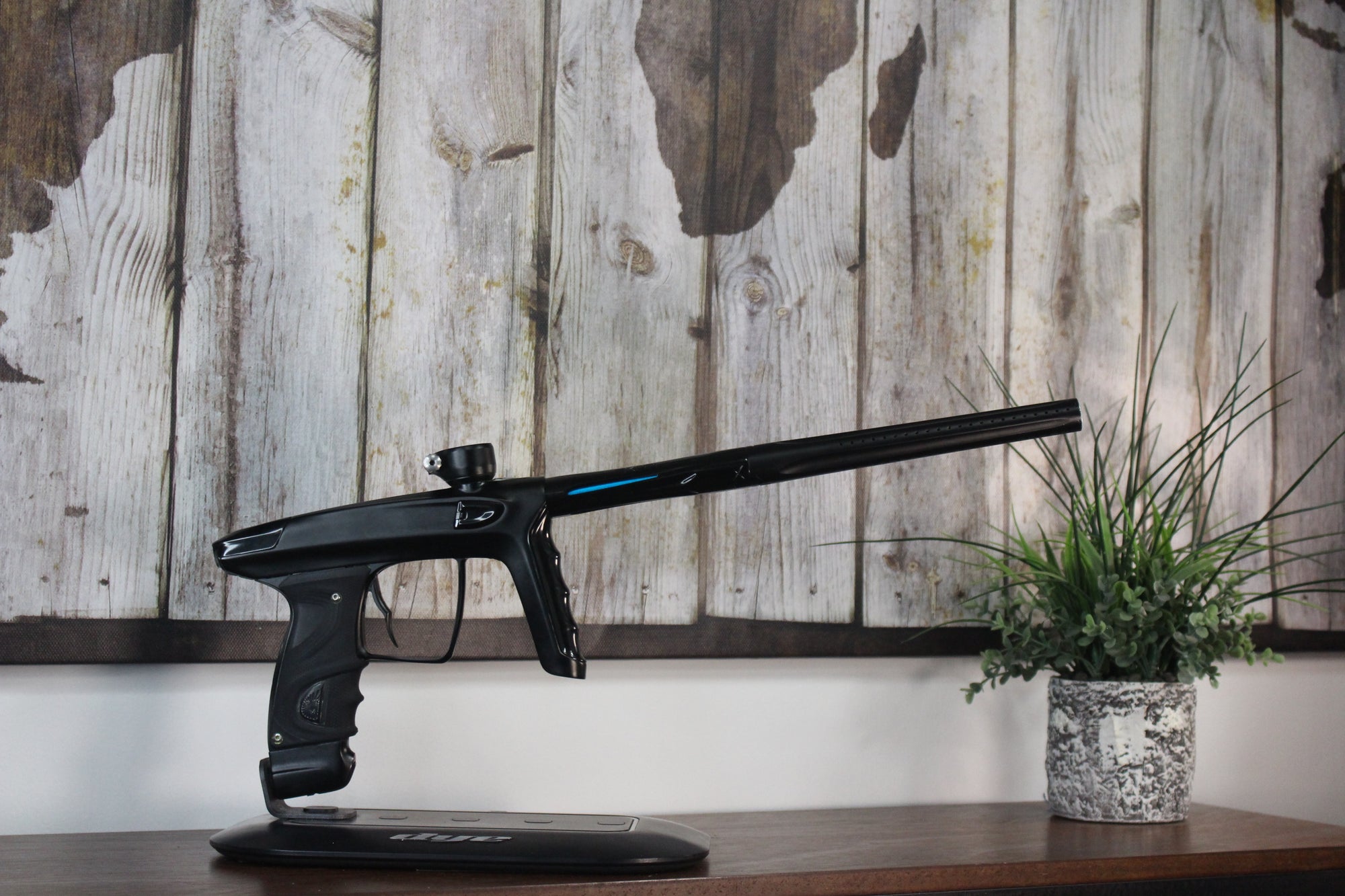 DLX Luxe TM40 - Black