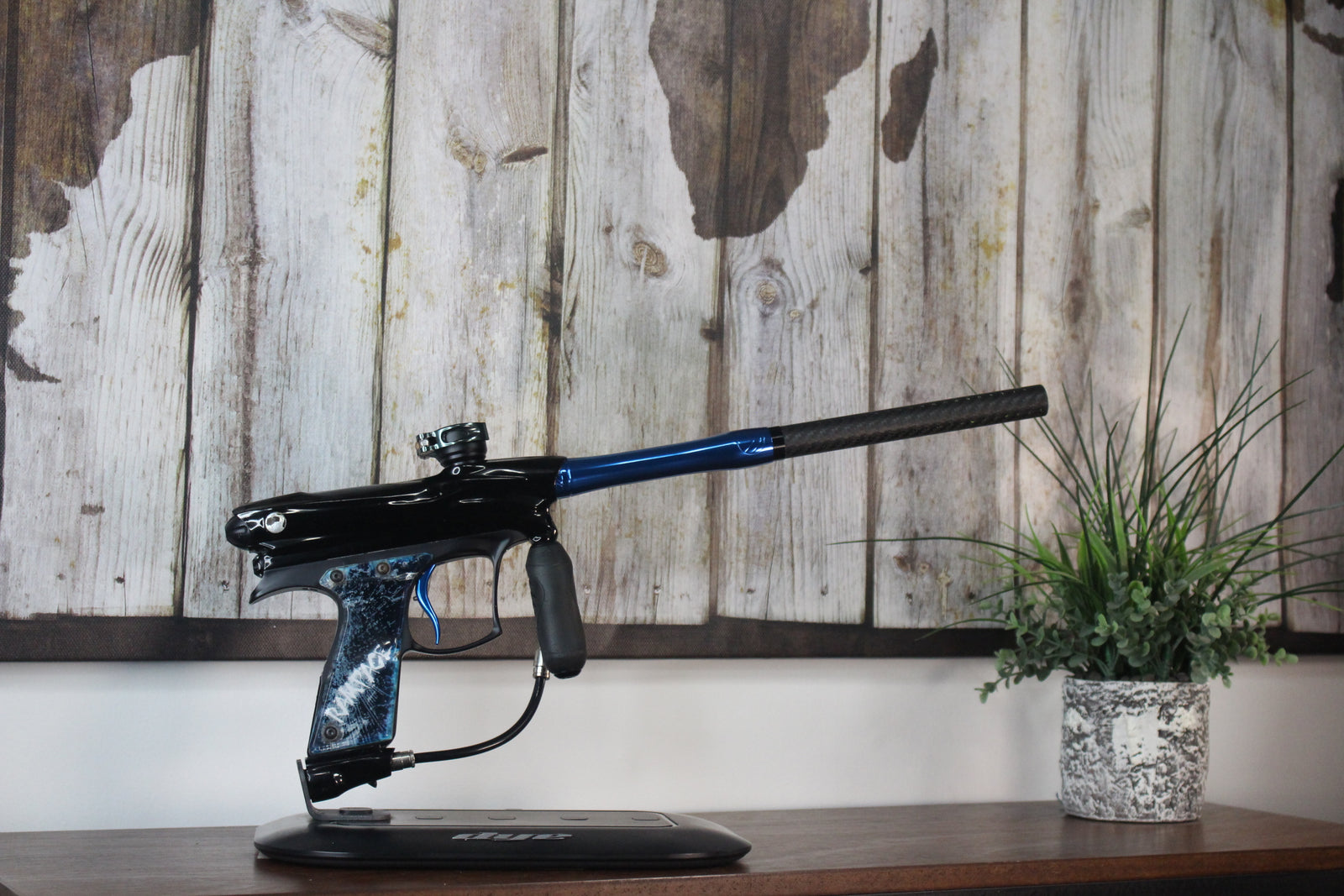 Dye DM10 - Black/Blue