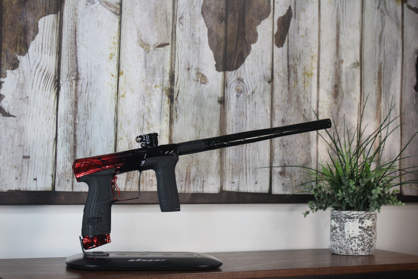 HK Army Invader CS2 Pro - Red/Black Fade w/Black Splash