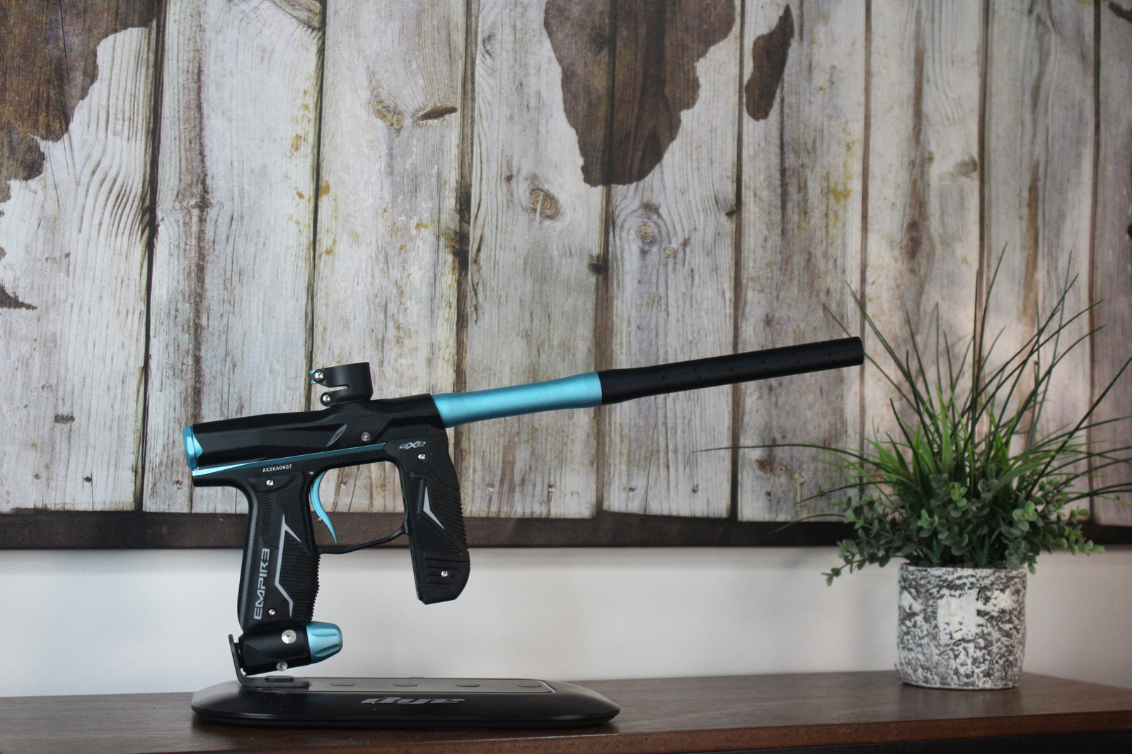 Empire Axe 2.0 - Black/Teal