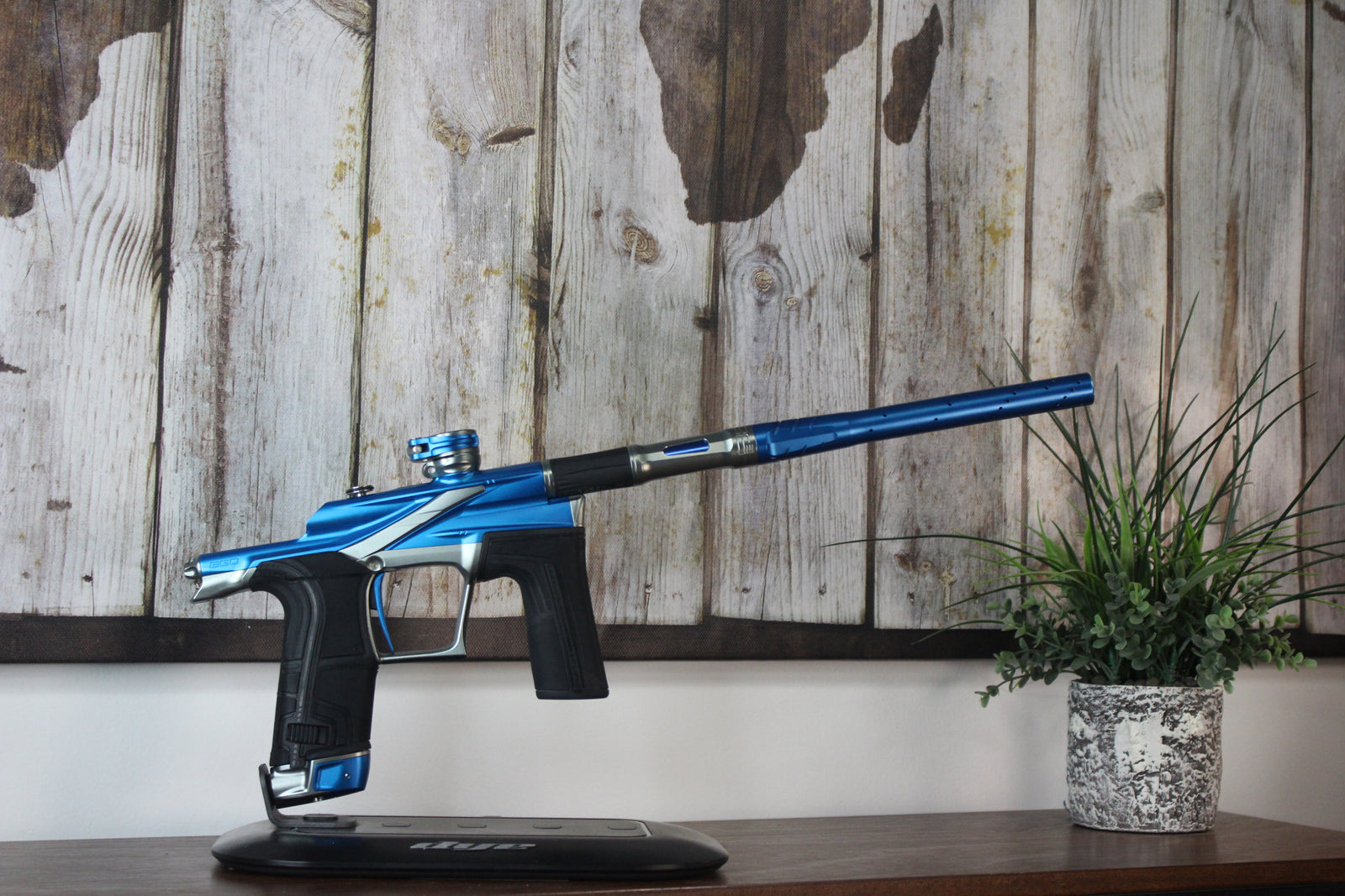 Planet Eclipse LV2 - Onslaught