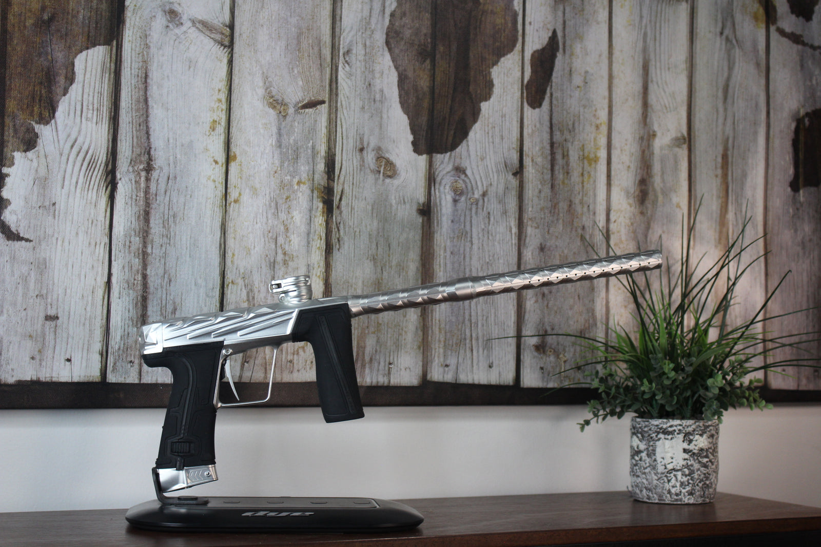 Planet Eclipse Infamous Geo R5 - Pure