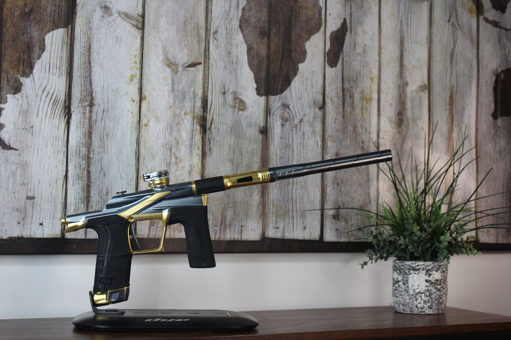 Planet Eclipse LV2 - Grey/Gold