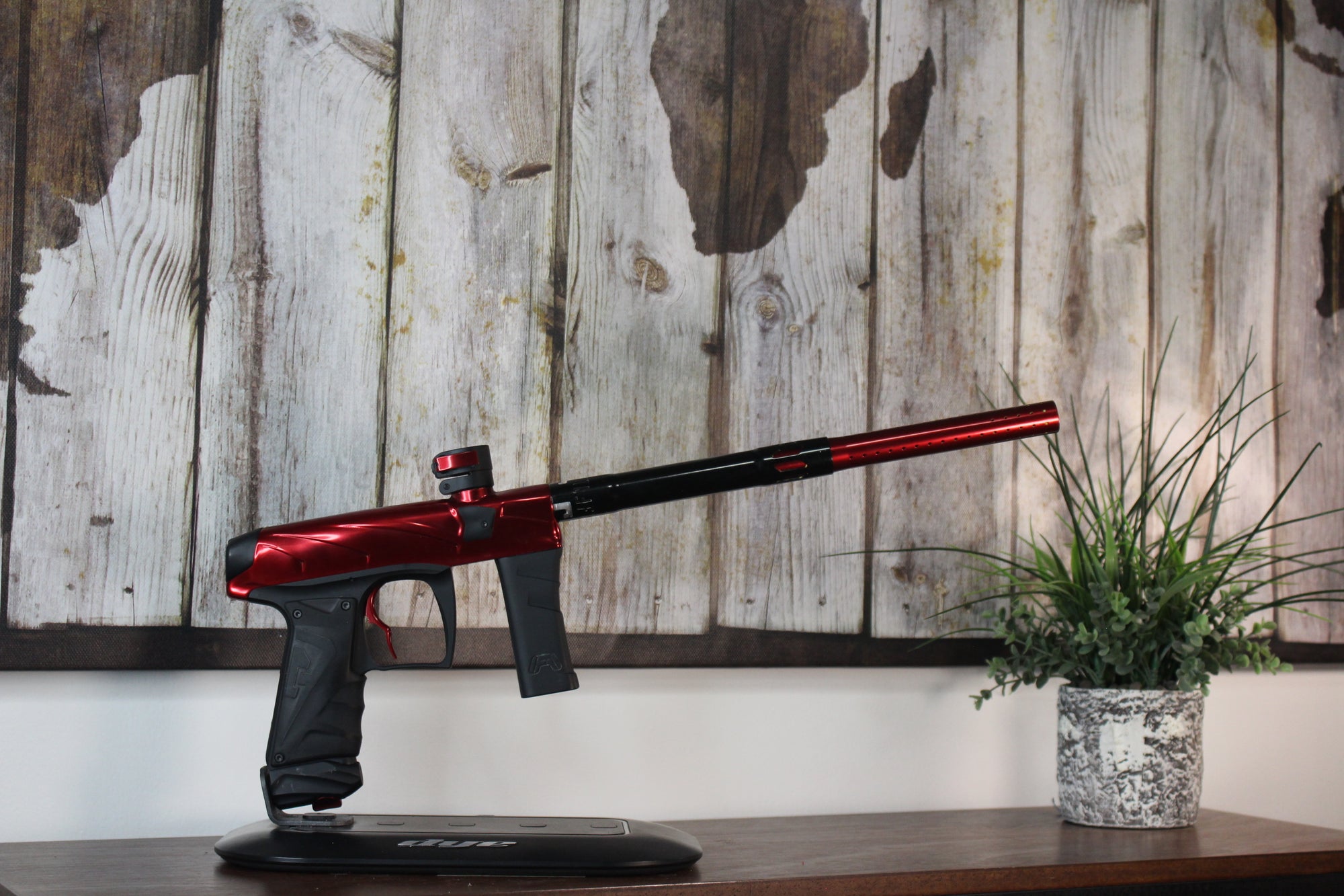 Field One Force V2 - Red/Black