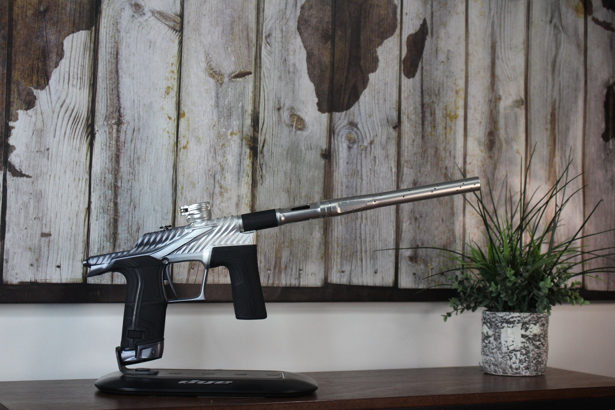 Planet Eclipse Twister LV2 - Heritage Series - Graphite Fade