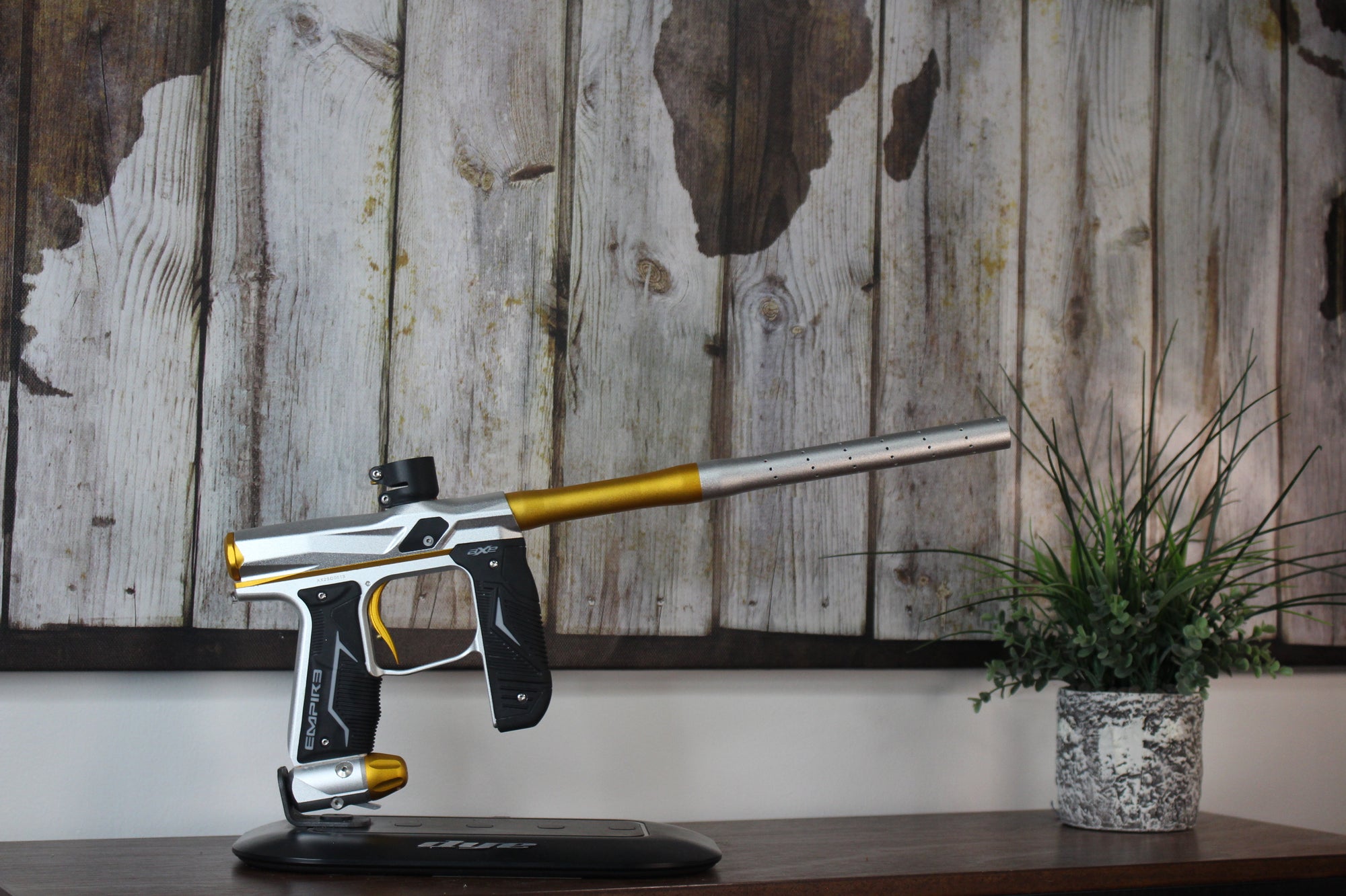 Empire Axe 2.0 - Silver/Gold/Black