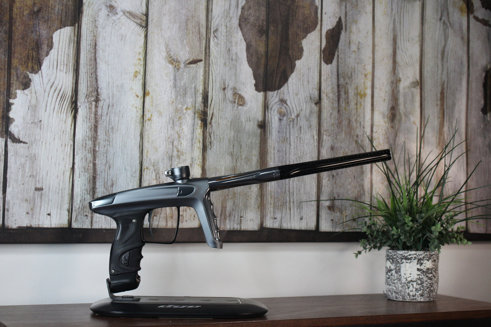 DLX Luxe TM40 - Grey/Black