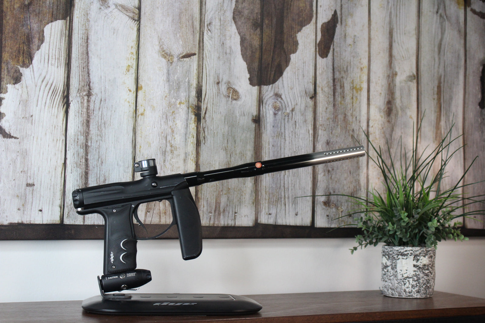 Empire Axe - Black/Silver