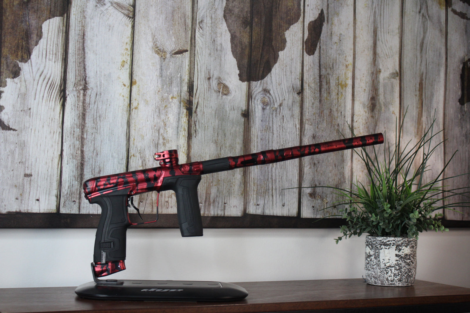 Planet Eclipse Infamous CS2 Pro - Blood Tiger