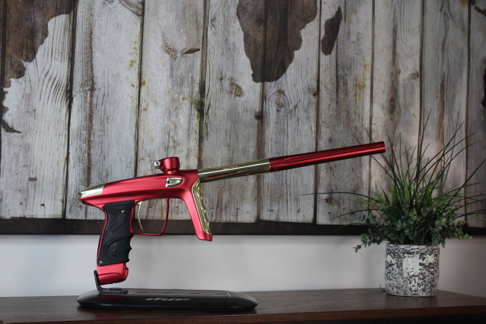 DLX Luxe TM40 - Red/Gold