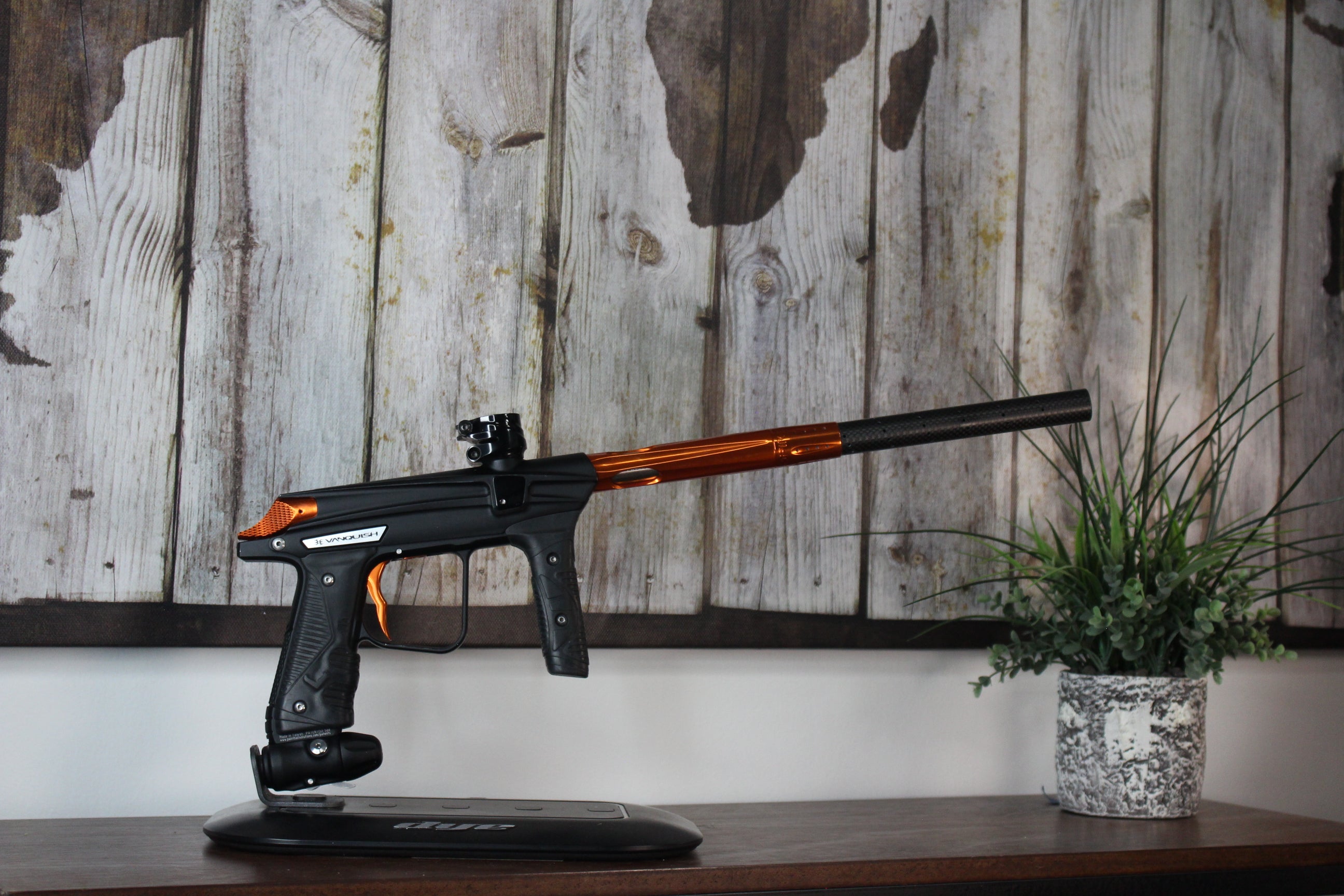 Empire Vanquish 1.5 - Black/Orange - Mazens Paintball