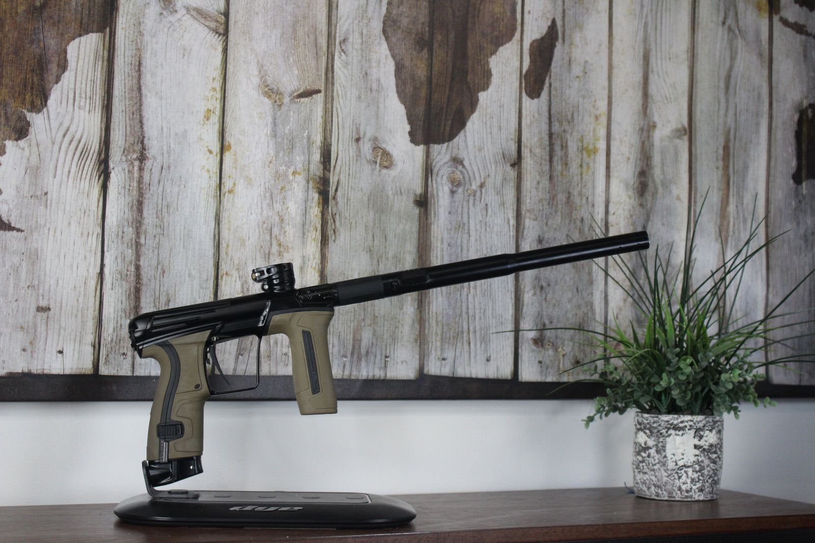 Planet Eclipse Infamous CS2 Pro - Black 'n' Tan