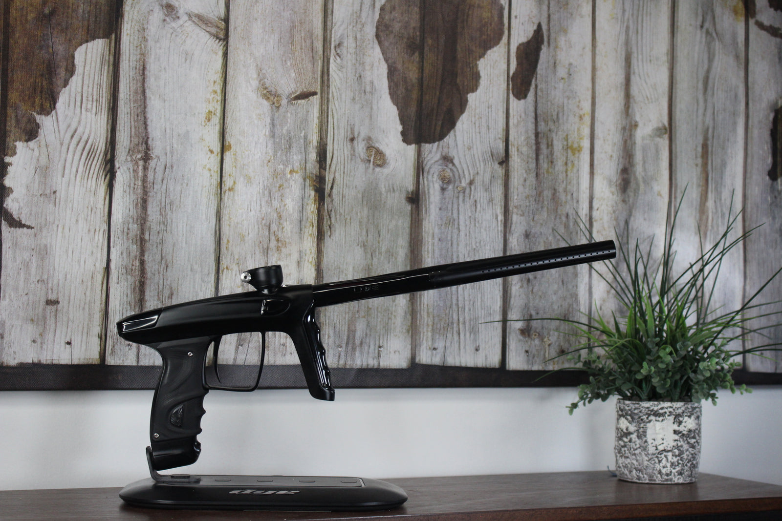 DLX Luxe TM40 - Black