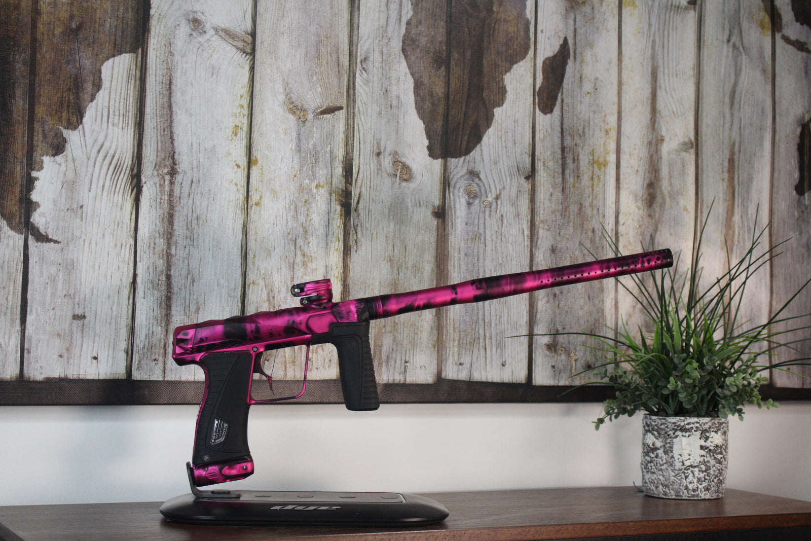 Planet Eclipse Infamous 180R - Pink/Black Acid