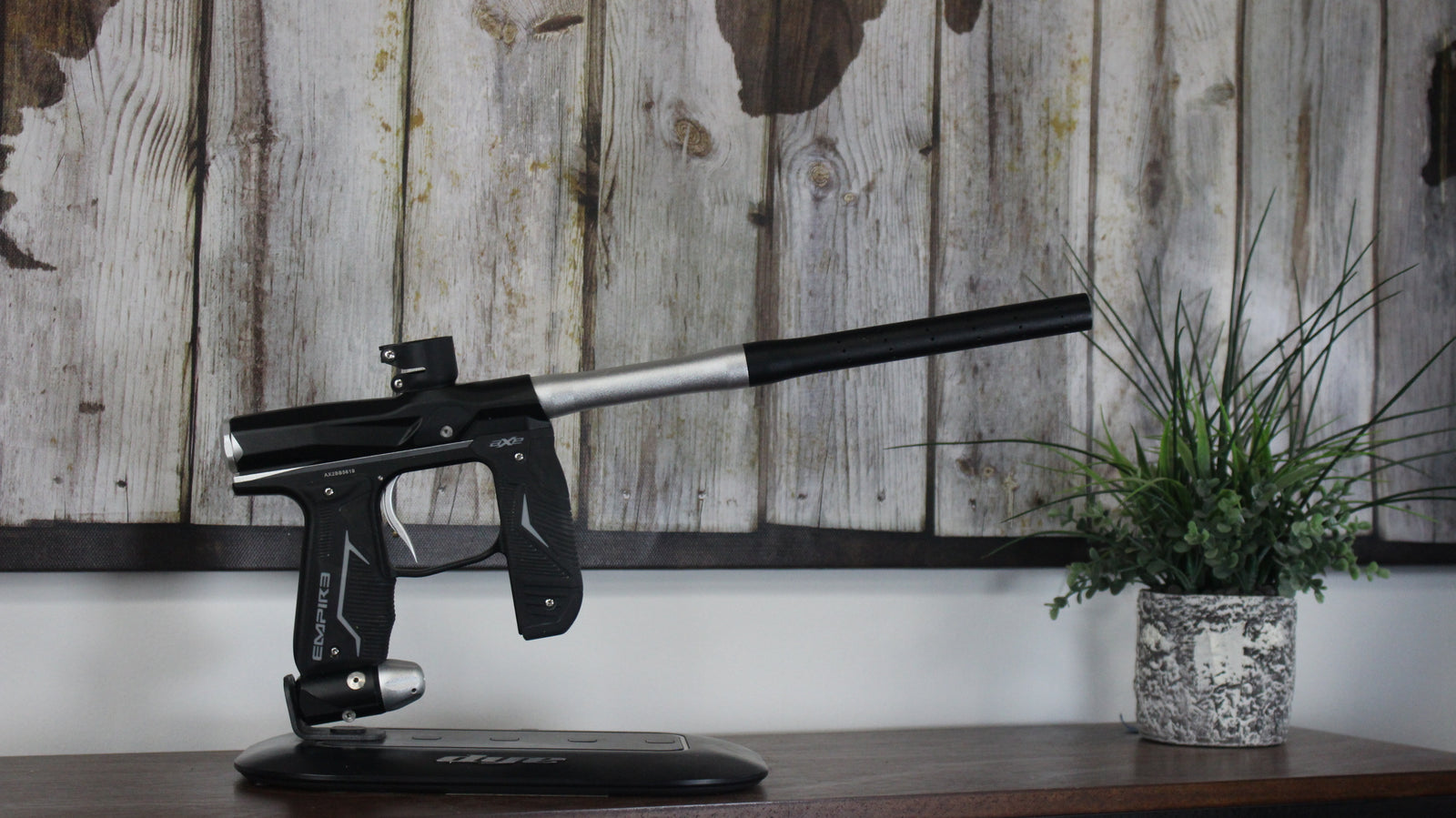 Empire Axe 2.0 - Black/Silver