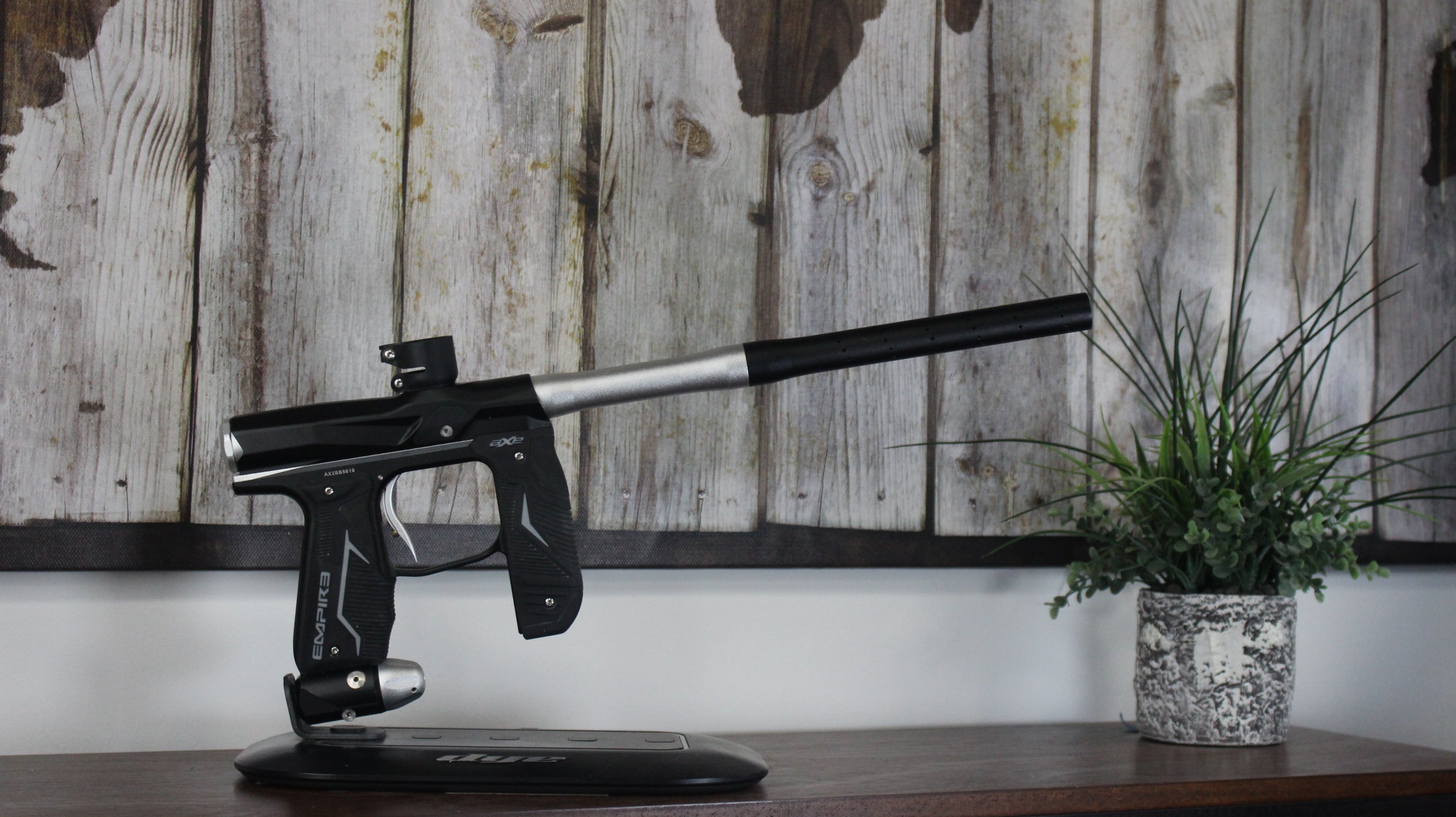 Empire Axe 2.0 - Black/Silver - Mazens Paintball
