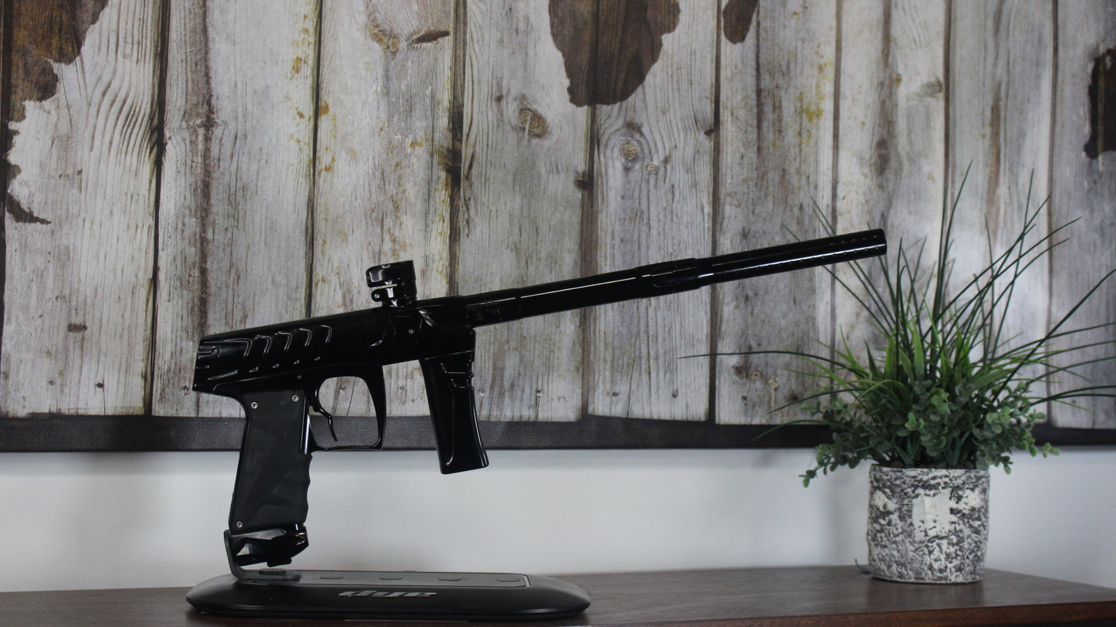 Field One Force - Gloss Black