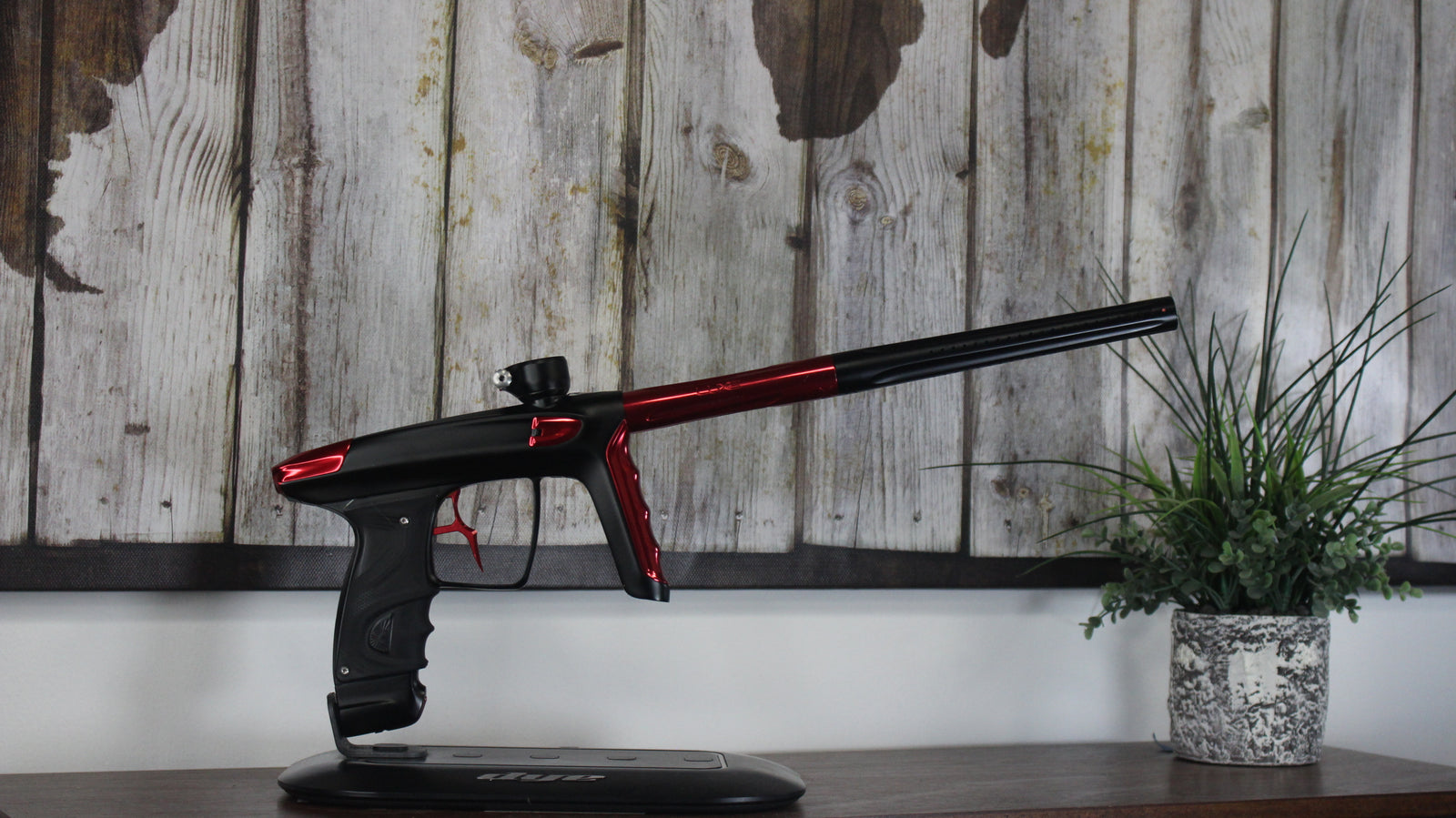DLX Luxe TM40 - Black/Red