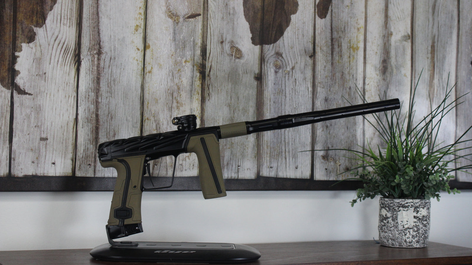 Planet Eclipse Infamous Geo R5 - Black 'n' Tan