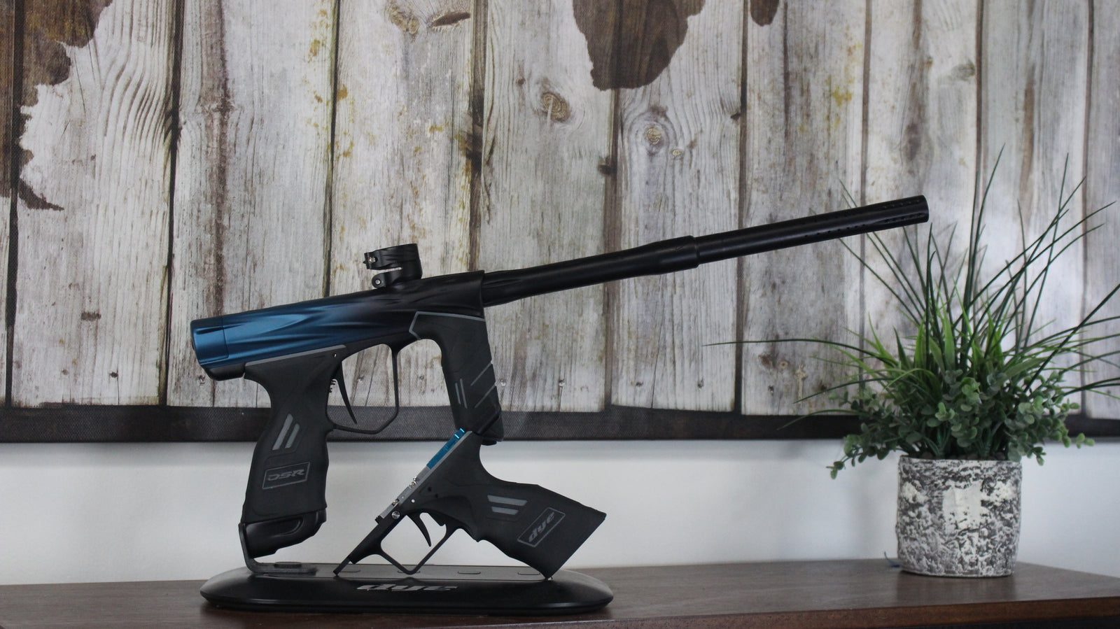 Dye Dark Edition DSR+ w/Mech - Blue/Black Fade