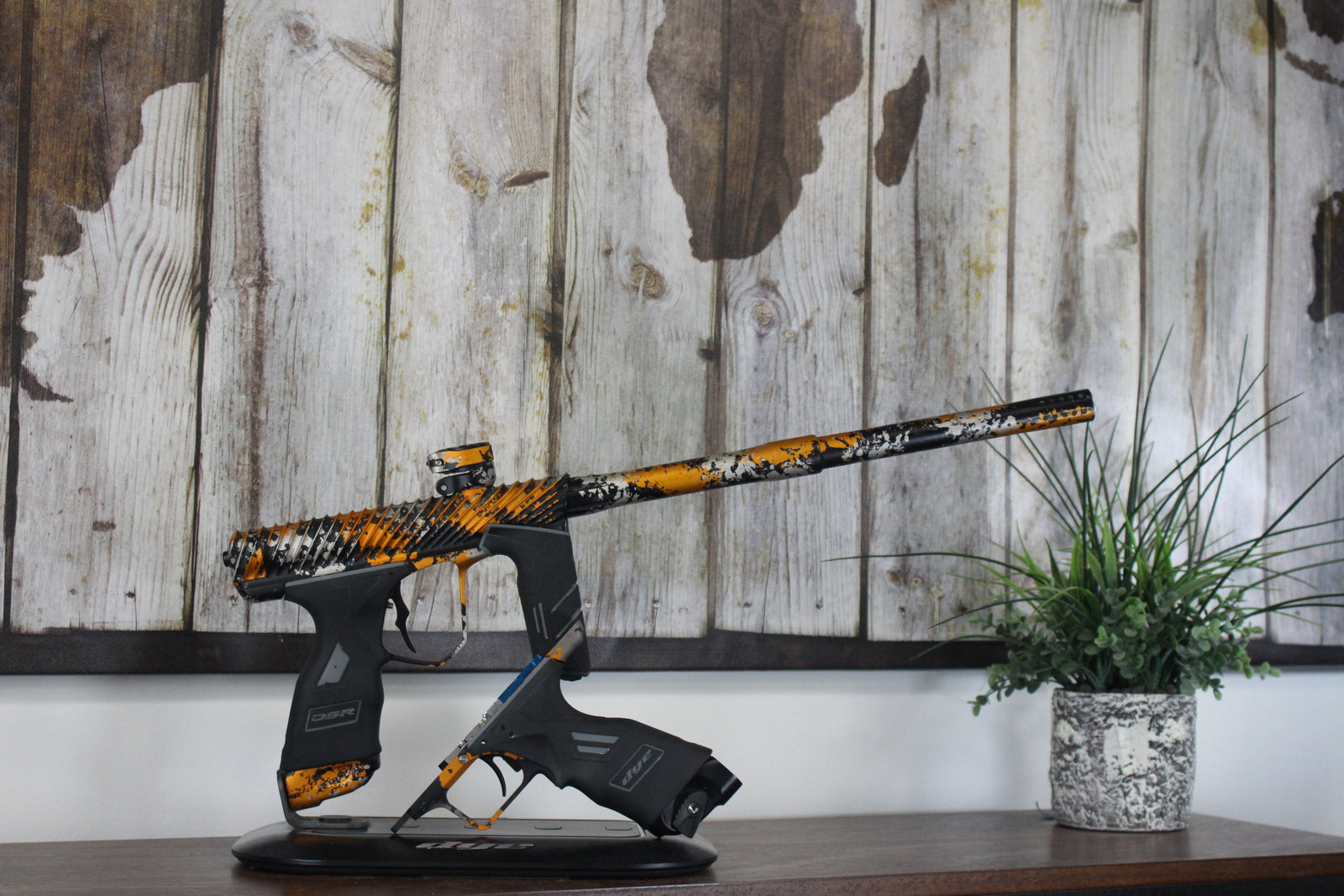 Dye TWSTR DSR+ w/Mech - Orange Camo