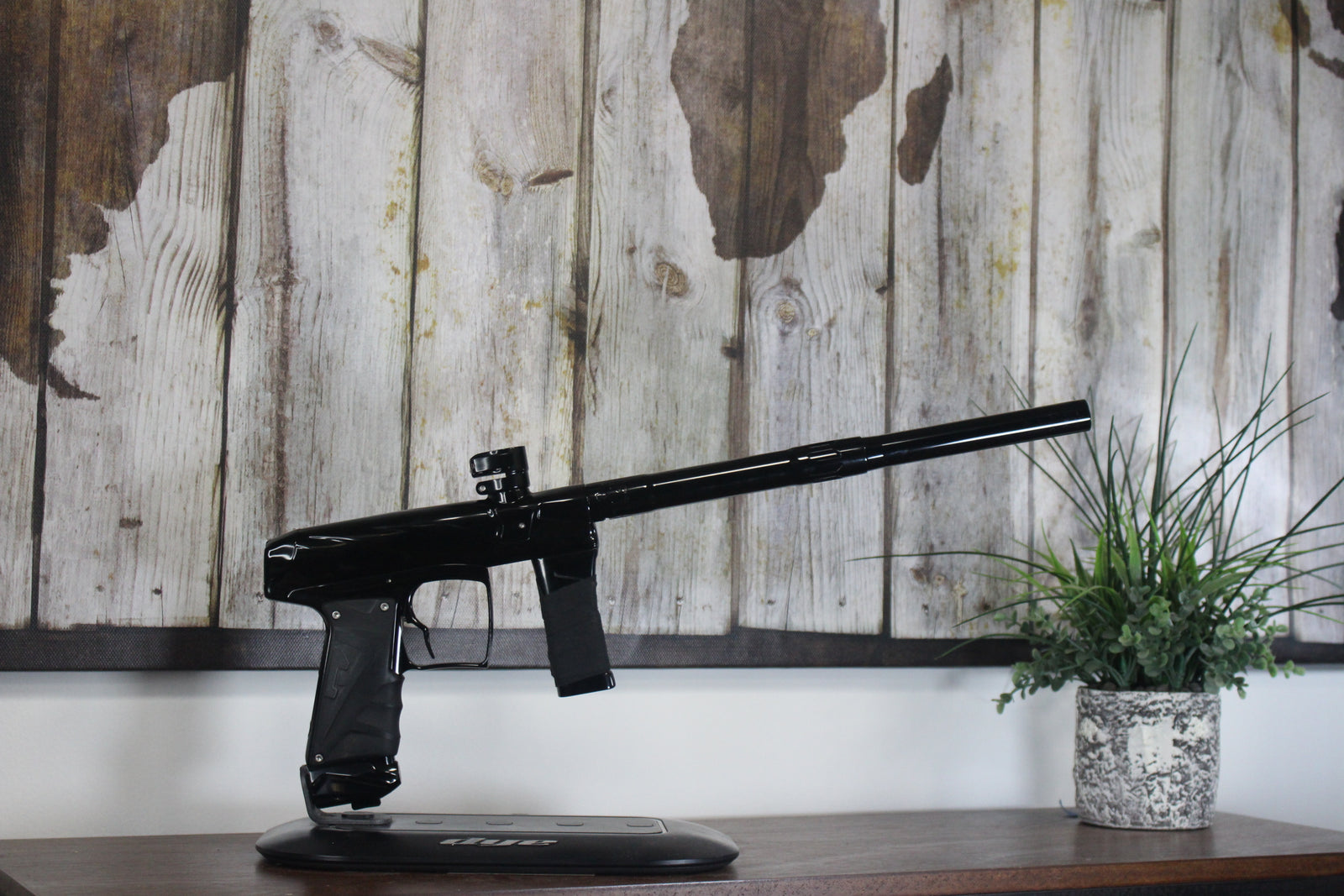 Field One Force V2 - Gloss Black