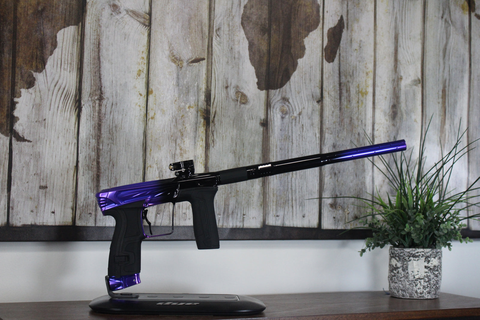 Planet Eclipse Project G CS2 - Purple/Black Fade