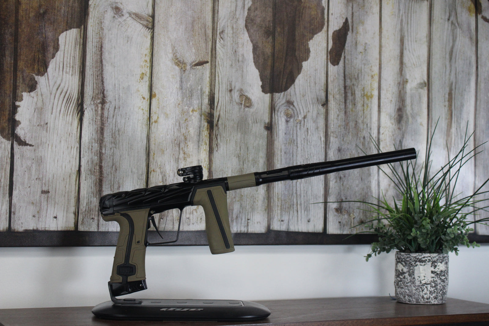 Planet Eclipse Infamous Geo R5 - Black 'n' Tan