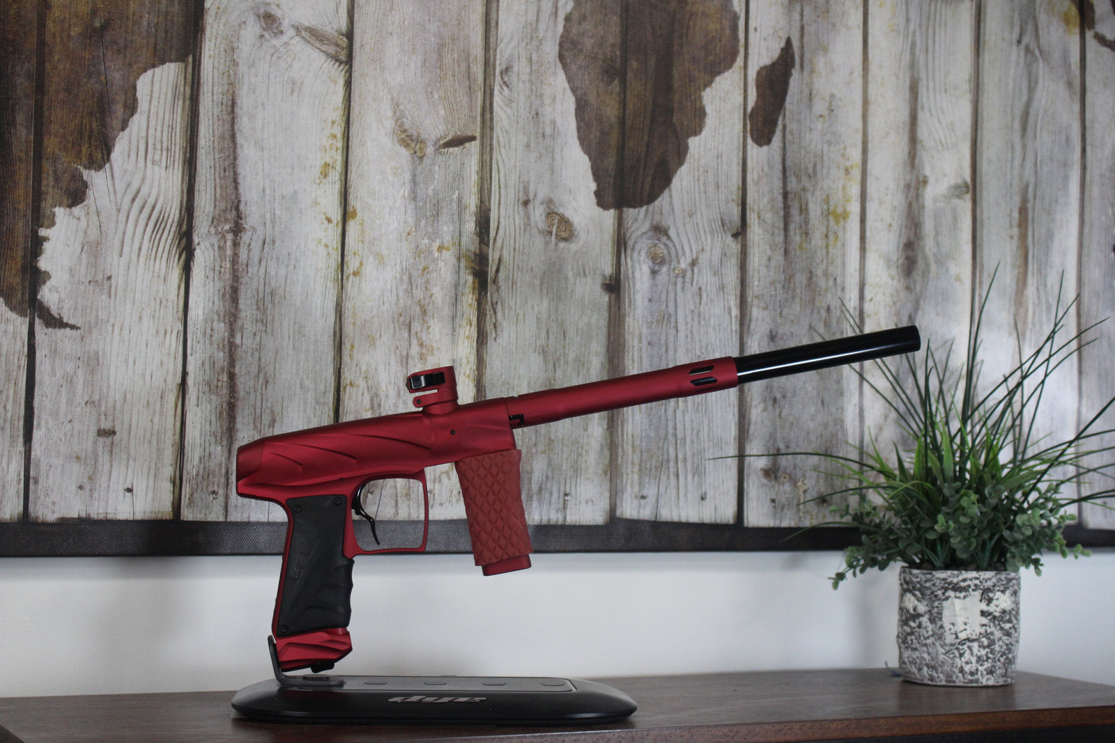 Field One Force V2 - Red/Black