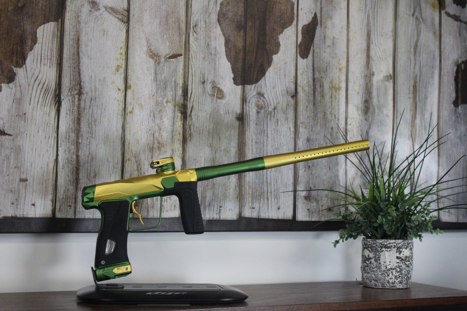 Planet Eclipse Infamous 180R - Gold/Green